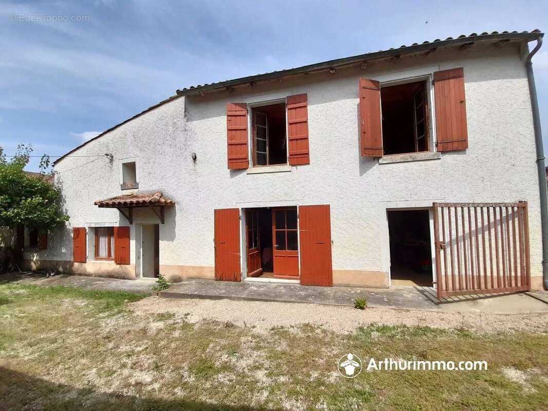 Maison à DAMPIERRE-SUR-BOUTONNE