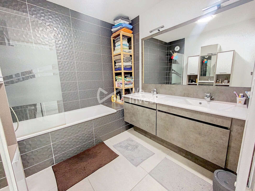 Appartement à SAINT-JEAN-DE-VEDAS