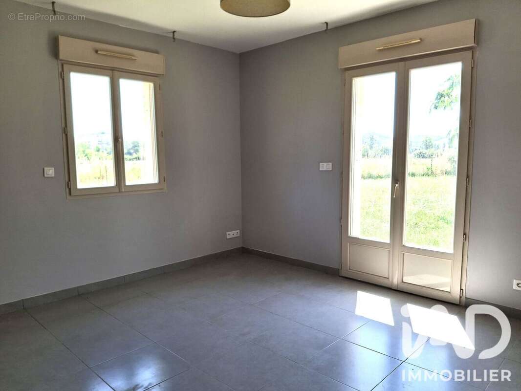 Maison 130 m² à L'isle-De-Noe  - photo 8
