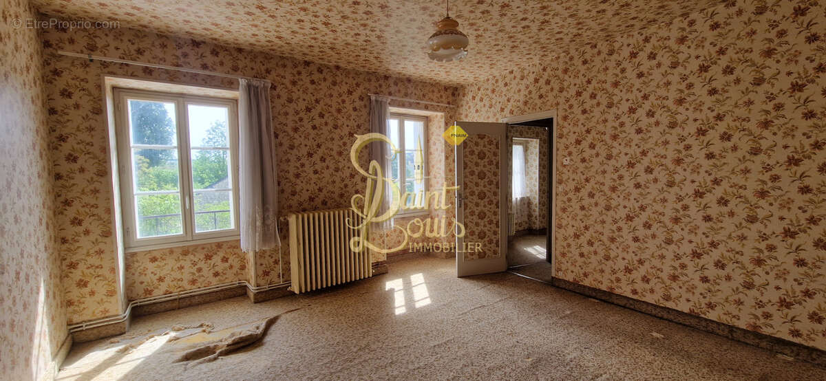 Maison à CHAMPIGNY-SUR-VEUDE