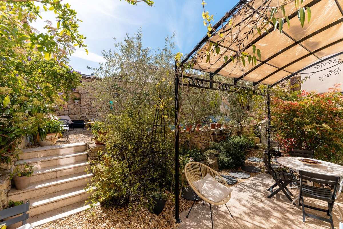 Maison à QUARANTE