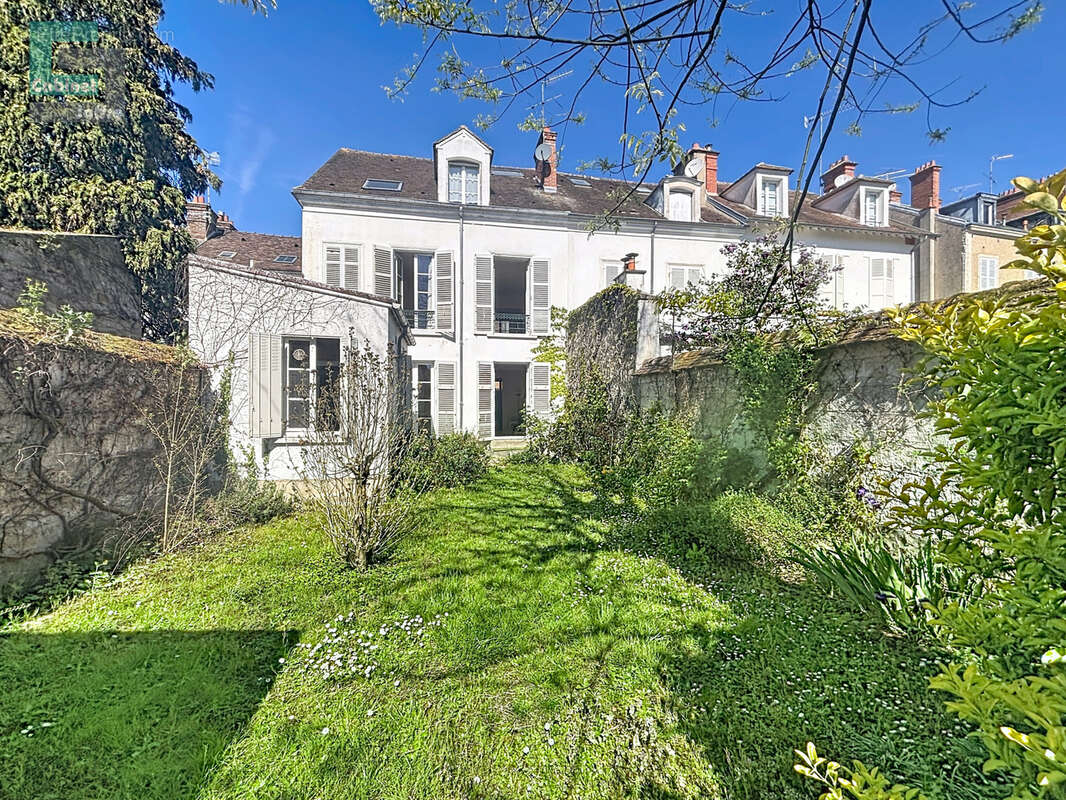 Maison à FONTAINEBLEAU