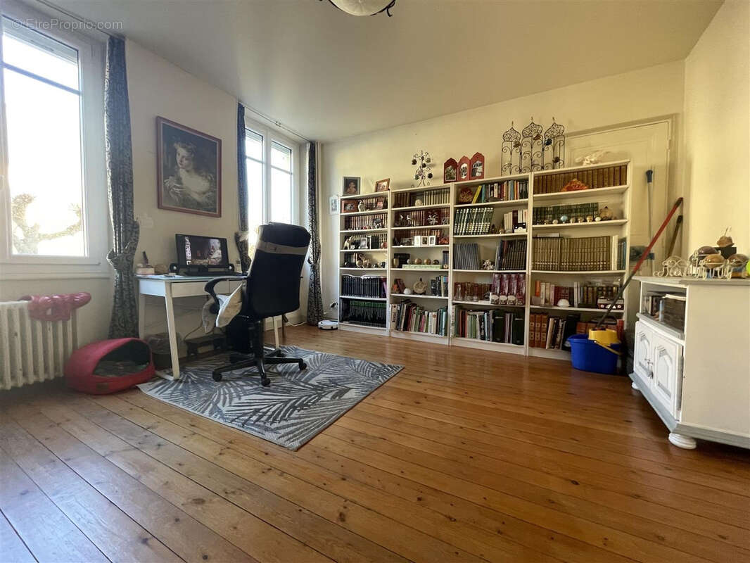 Maison à LE PIN-AU-HARAS