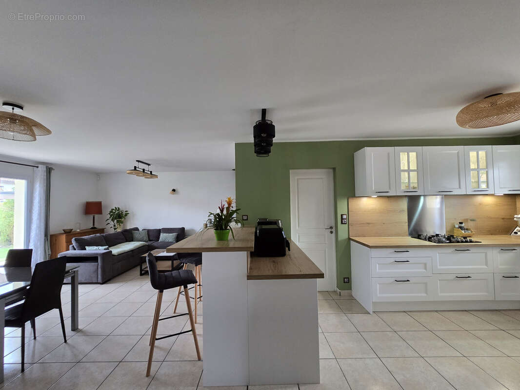 Maison à VILLENAVE-D&#039;ORNON