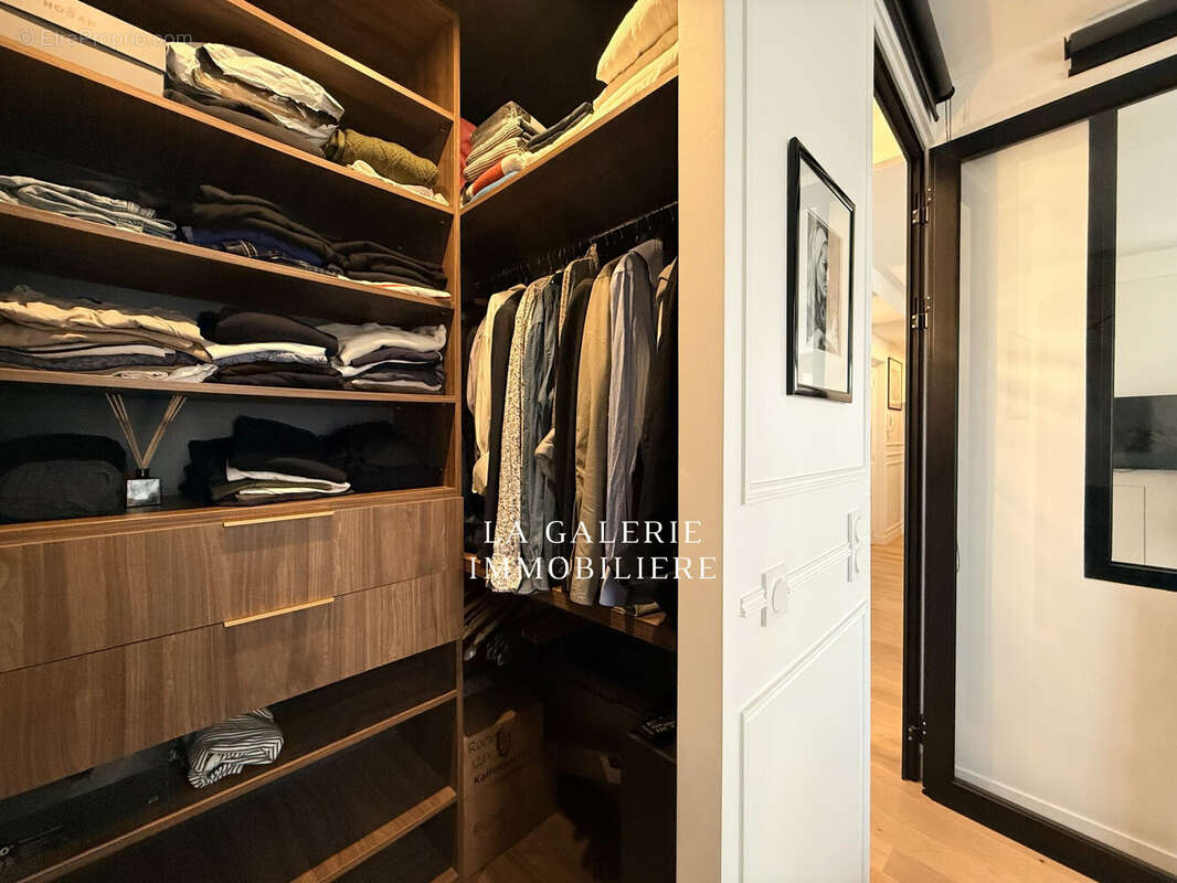 Appartement à COURBEVOIE