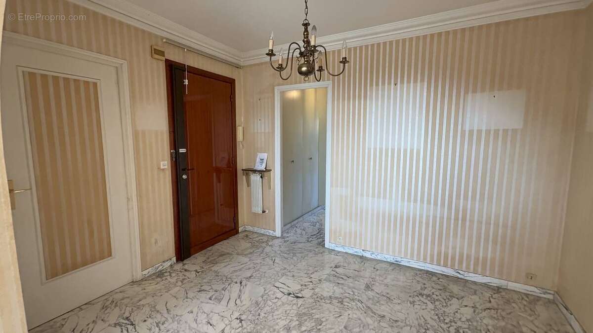 Appartement à VENCE