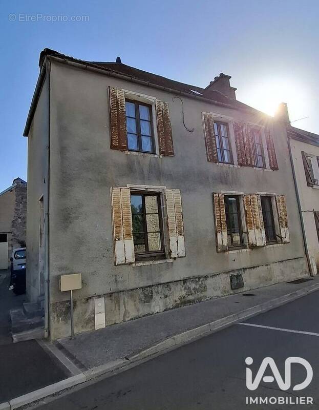 Photo 1 - Maison à NEUVILLE-SUR-SEINE