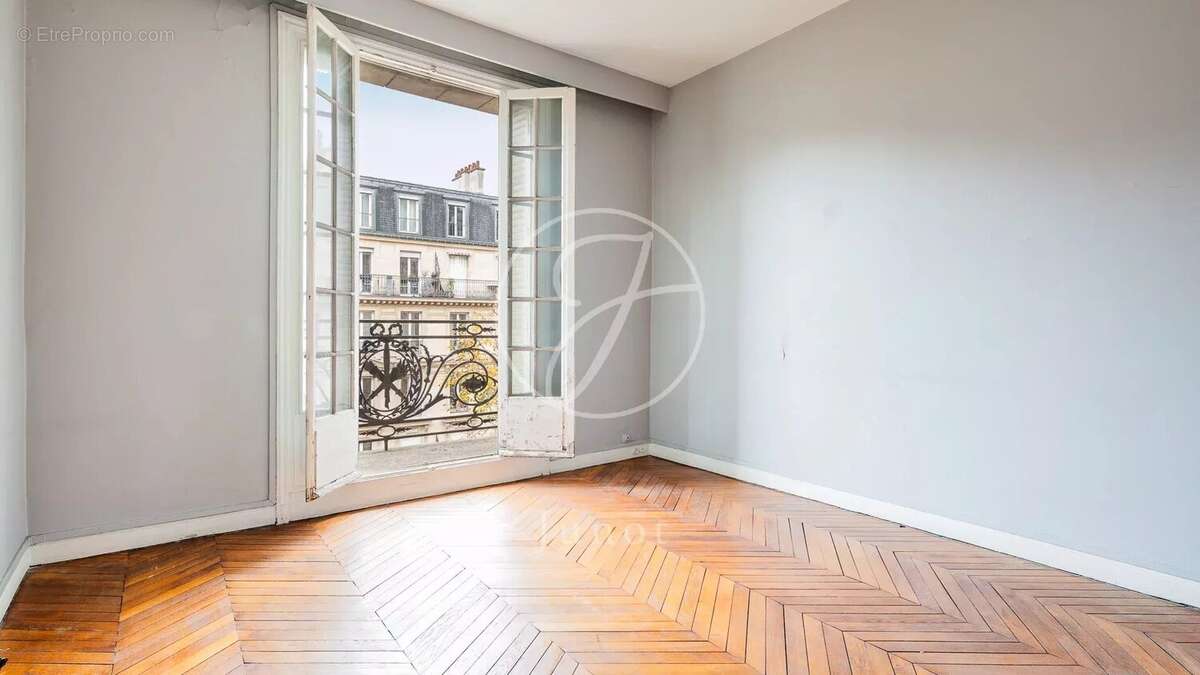 Appartement à PARIS-7E