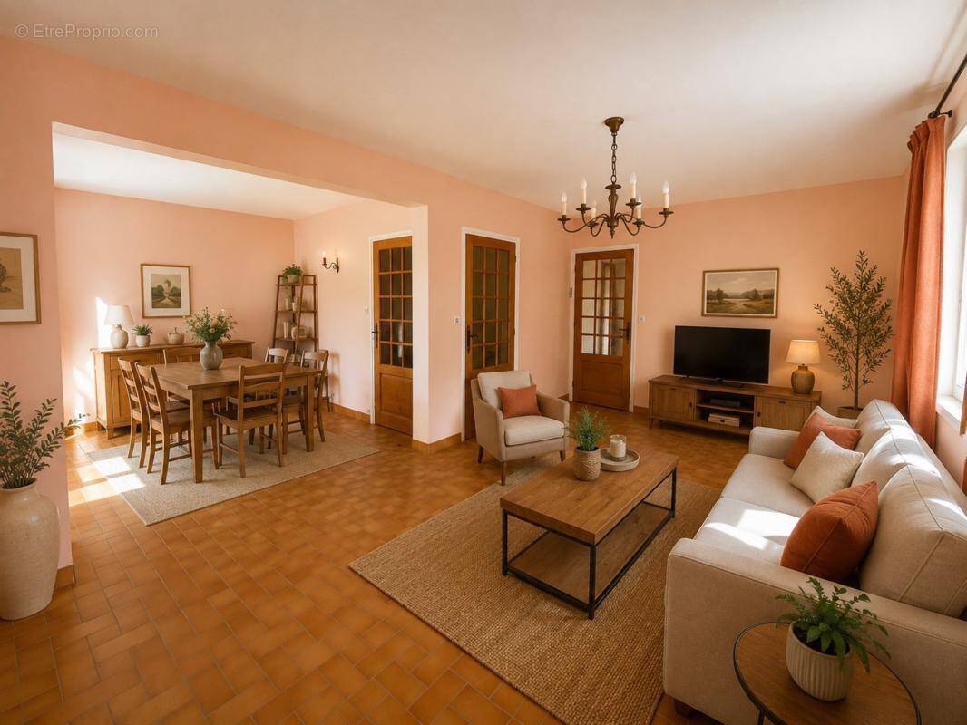 Maison à MARINGUES