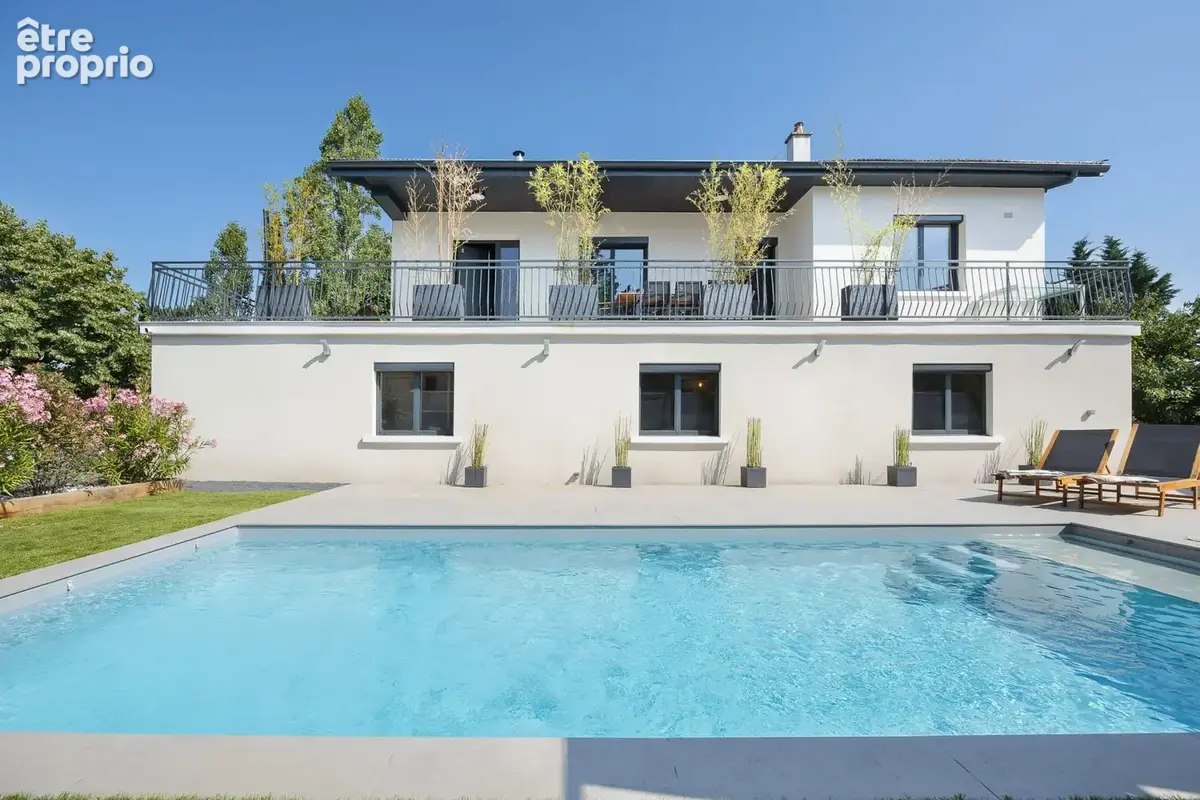 Maison 175 m² à Saint-Genis-Les-Ollieres  - photo 3