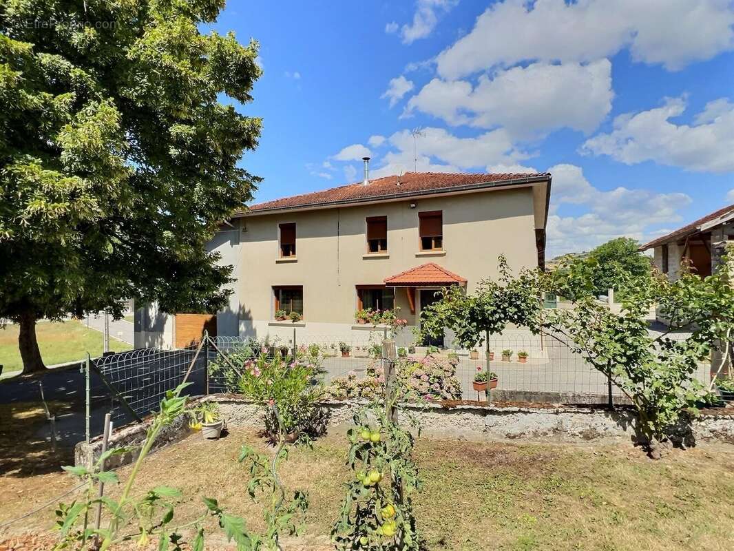 Maison à CHEVRIERES