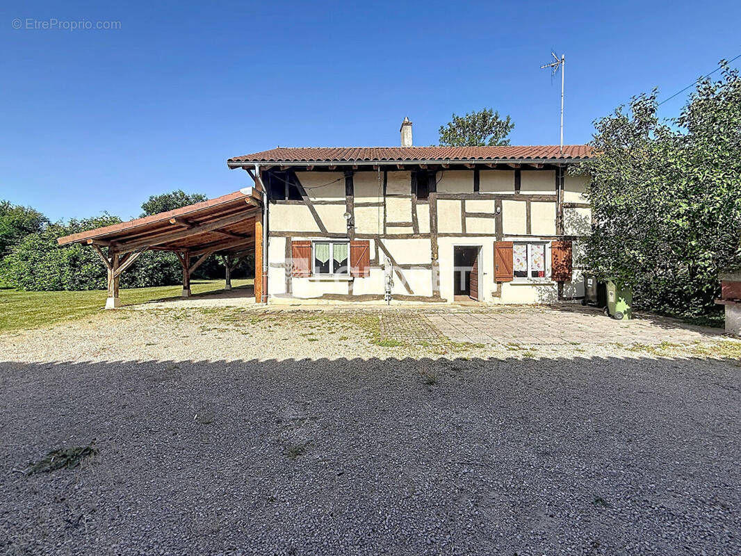 Maison à CRAS-SUR-REYSSOUZE
