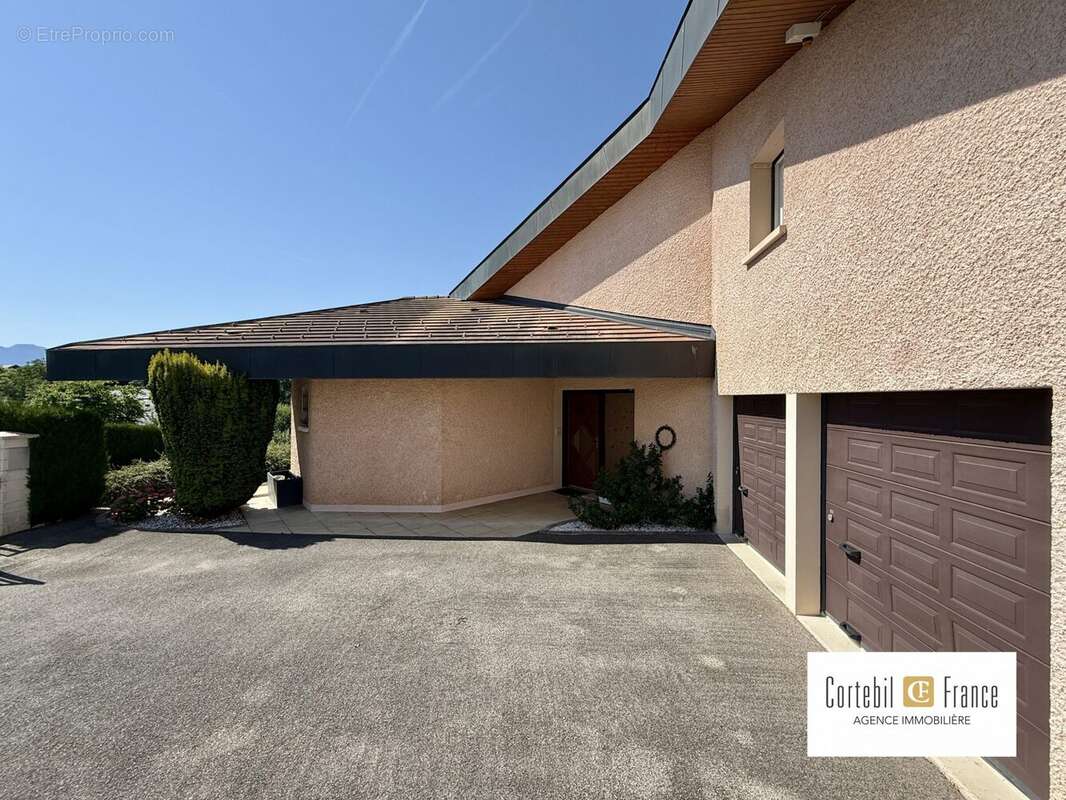 Maison 216 m² à Cruseilles  - photo 8