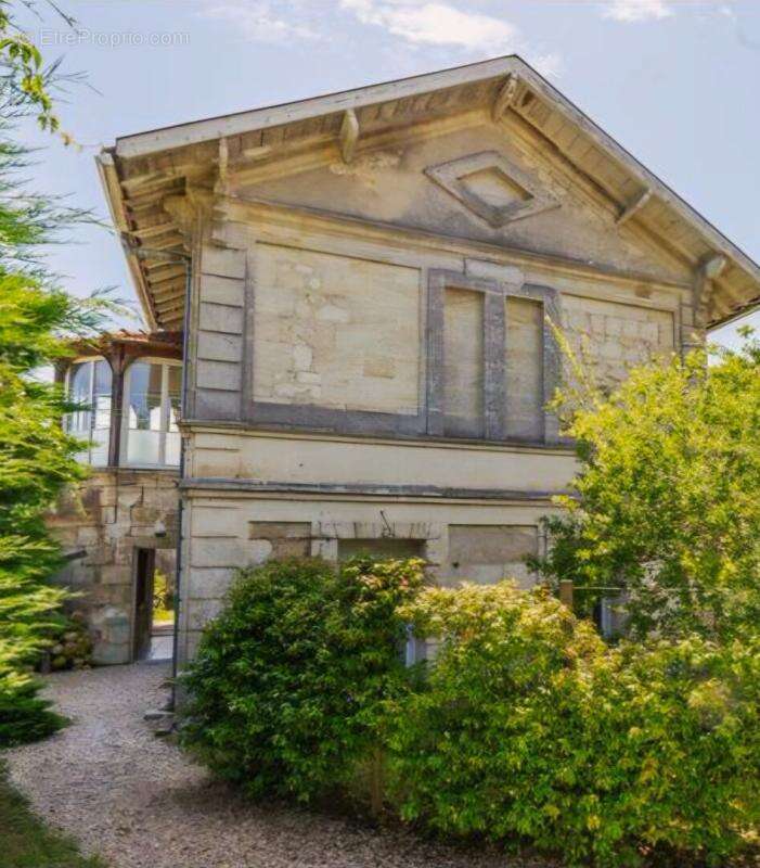Maison Saint Julien-Beychevelle Médoc à 35 mn de Bordeaux  7 pièce(s) 160 m2 - photo 3