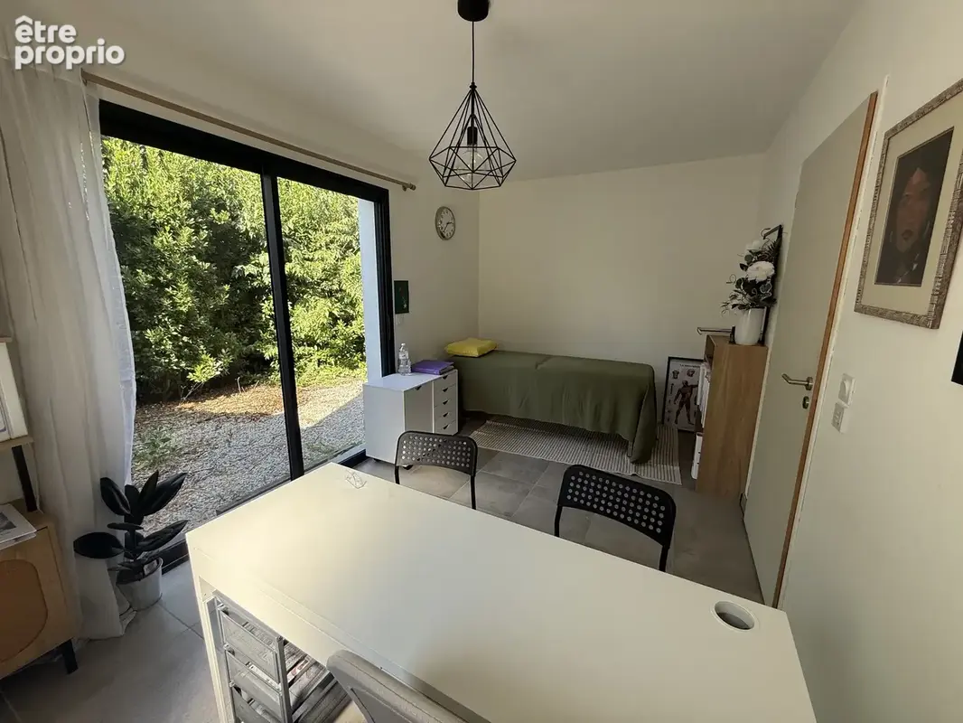 Villa / immeuble de rapport   4 lots loués   2 047 € ht/mois - photo 9