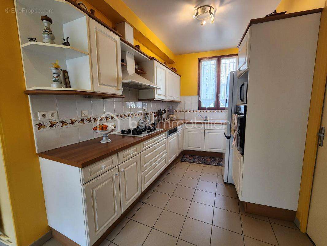 Maison à VILLENEUVE-LA-GUYARD