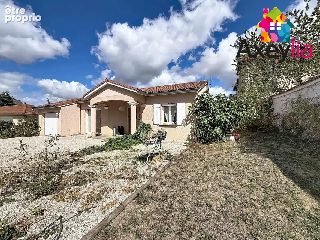 A vendre - chazelle sur lyon -  maison de plain-pied avec garage et terrain - photo 2