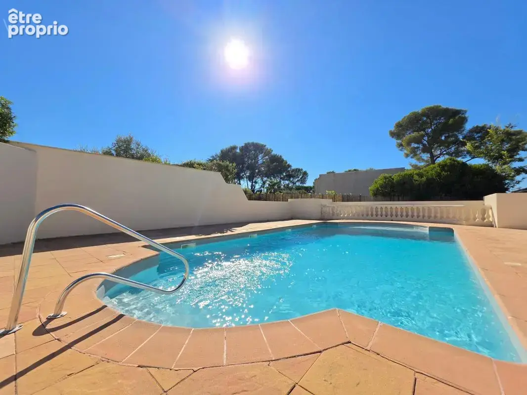 Appartement duplex avec parking privatif a vendre secteur prestigieux du prado a sanary - photo 2