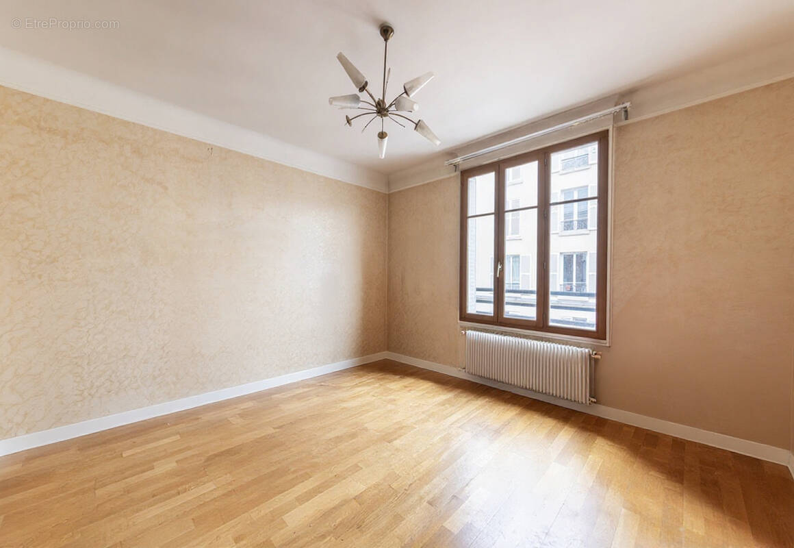 Appartement à LEVALLOIS-PERRET
