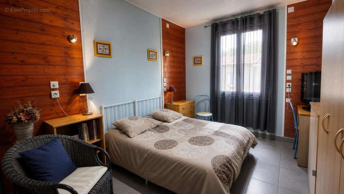 Maison de 5 pièces de 145 m² à Saint-Laurent-de-Cerdans - photo 6