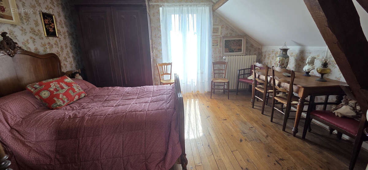 Maison à ARNAC-POMPADOUR