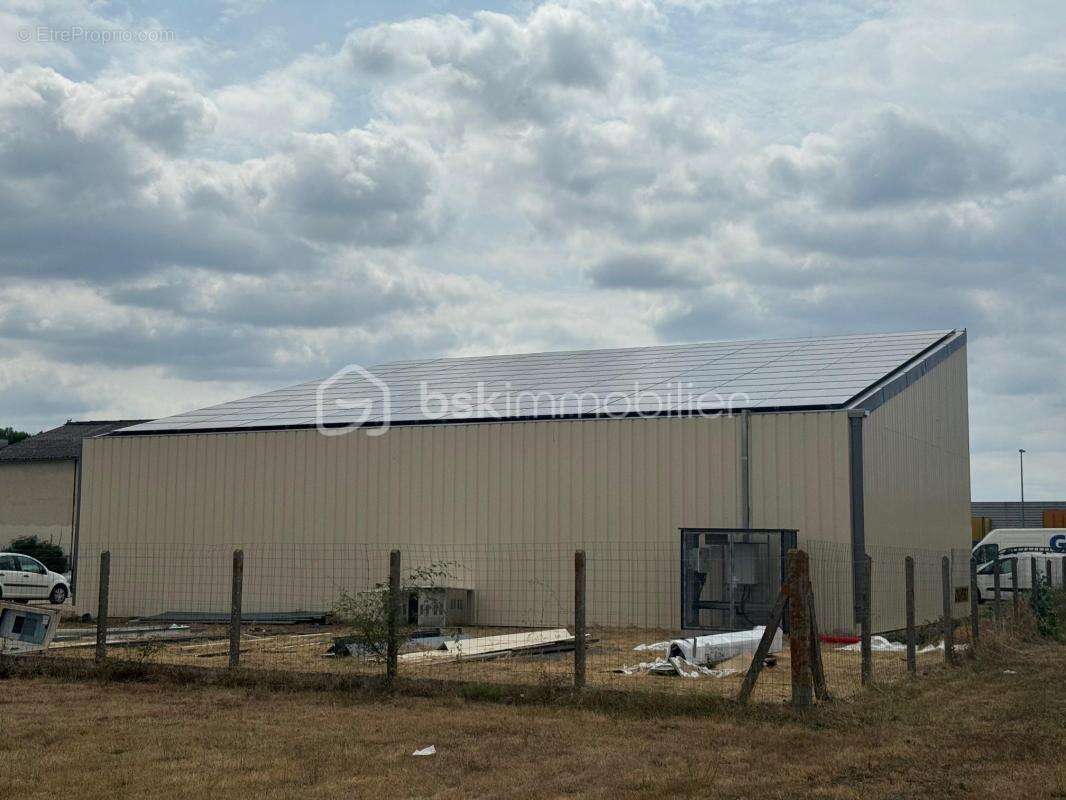 Ensemble immobilier composé de trois bâtiments commerciaux indépendants - photo 9