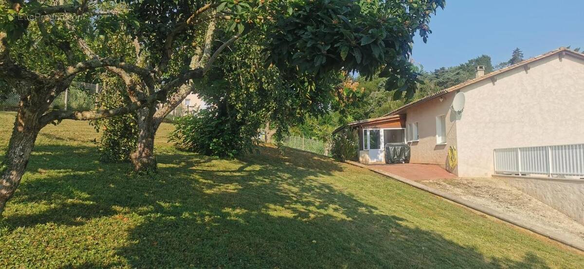 Maison à LA CHAPELLE-GONAGUET