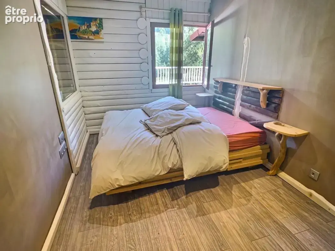 Idéal investissement locatif pour ce chalet en duplex ..
La Colmiane, station de ski et d’été…
Demandez moi la vidéo pour plus d - photo 8