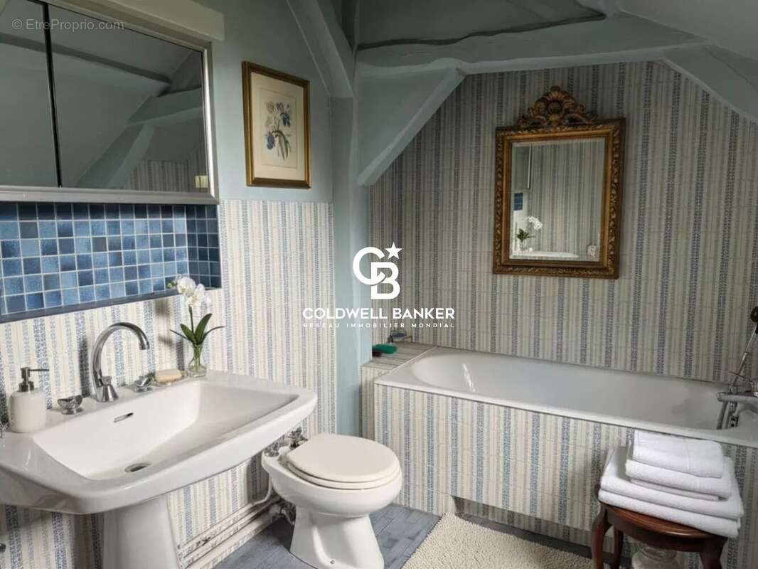 Maison à SAINT-CYR-SUR-LOIRE