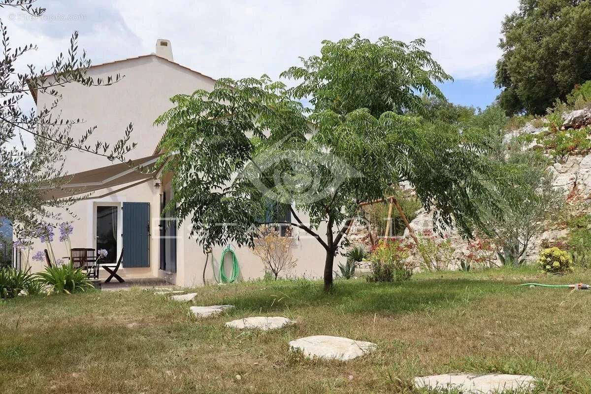 Maison à ROQUEFORT-LES-PINS
