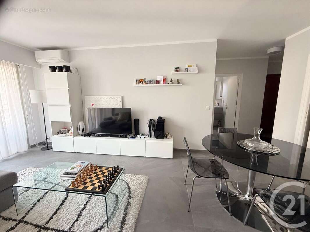 Appartement à ROQUEBRUNE-CAP-MARTIN