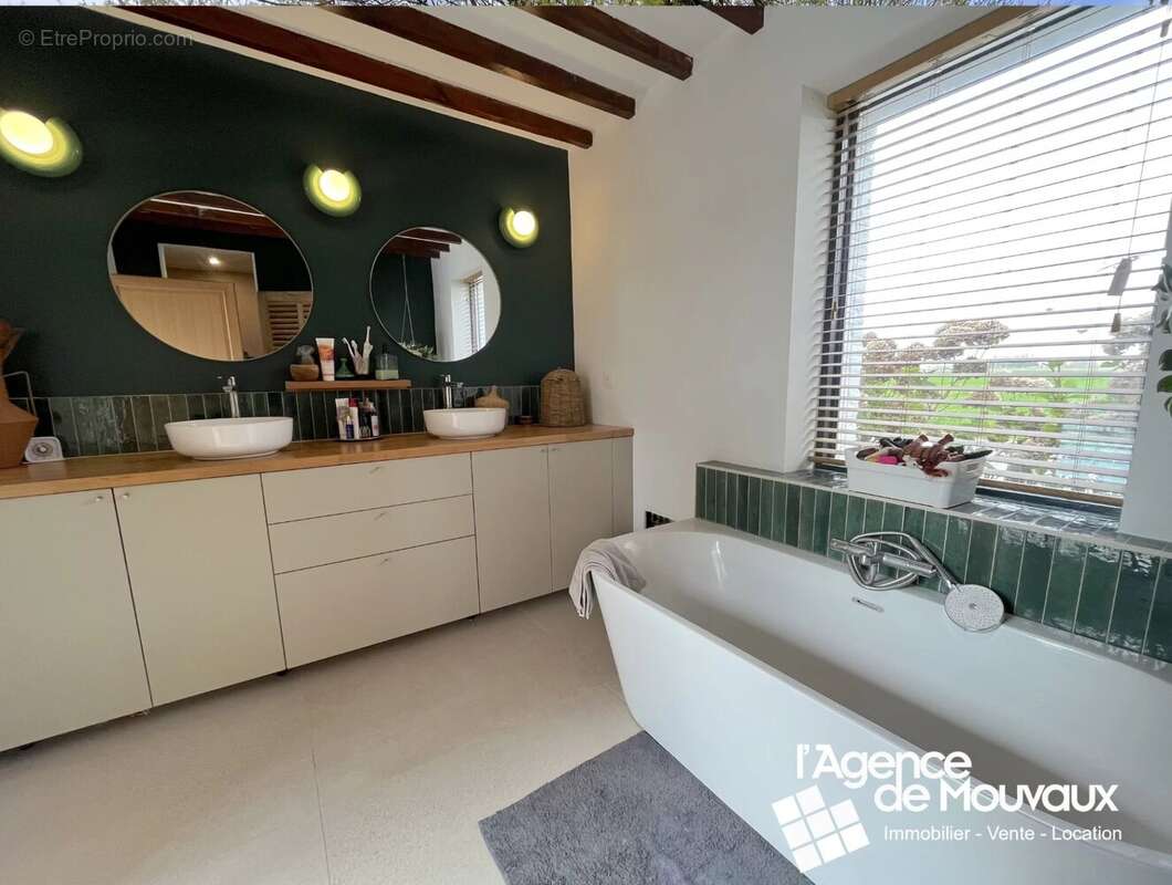 Maison à PERONNE-EN-MELANTOIS