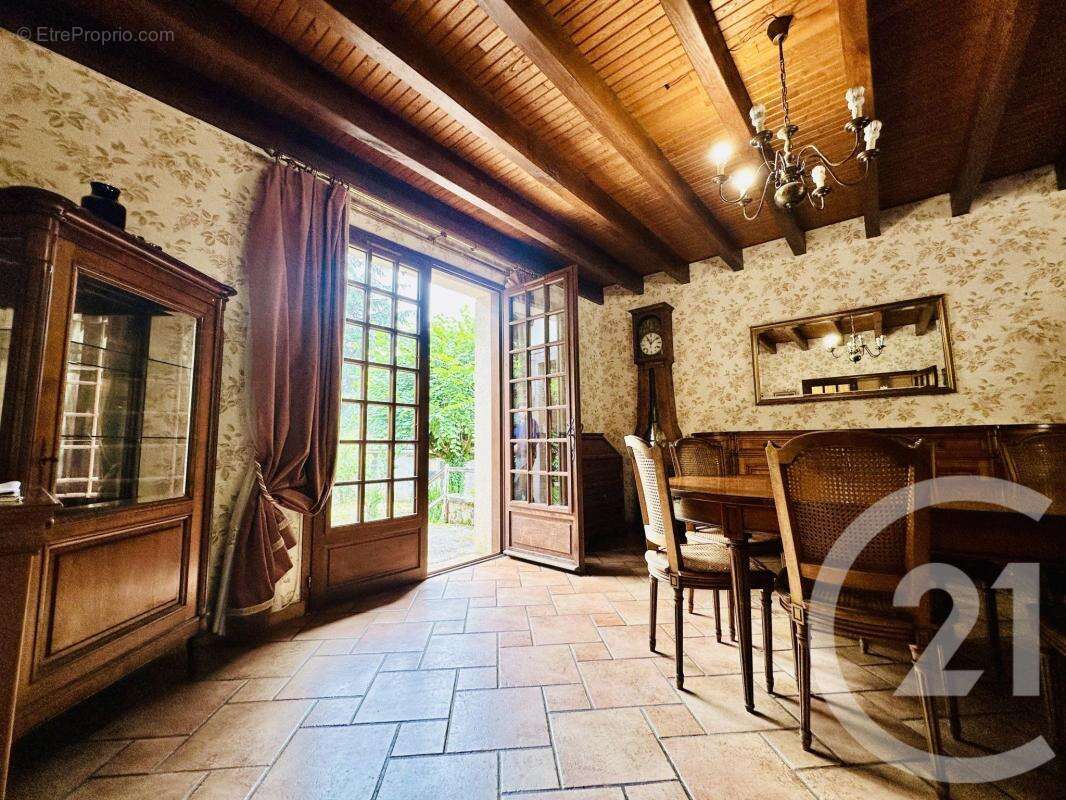 Maison 230 m² à La Porcherie  - photo 4