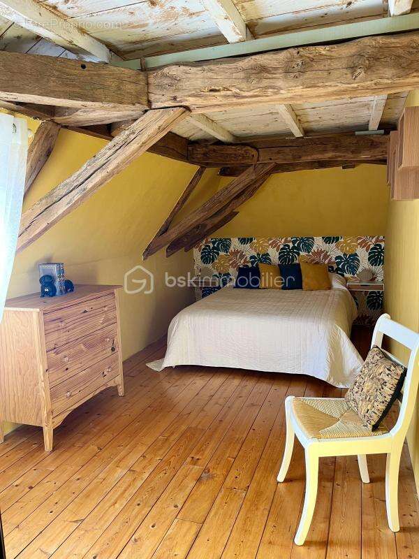 Ensemble de bâtiments en pierre composé d’une maison d’habitation, d’un gîte, d’un pool house, de deux ateliers et de deux sécho - photo 23