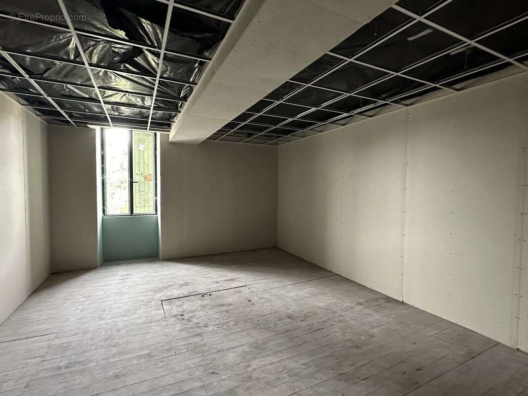 Ancien commerce à vendre, avec possibilités de faire des appartements - photo 6