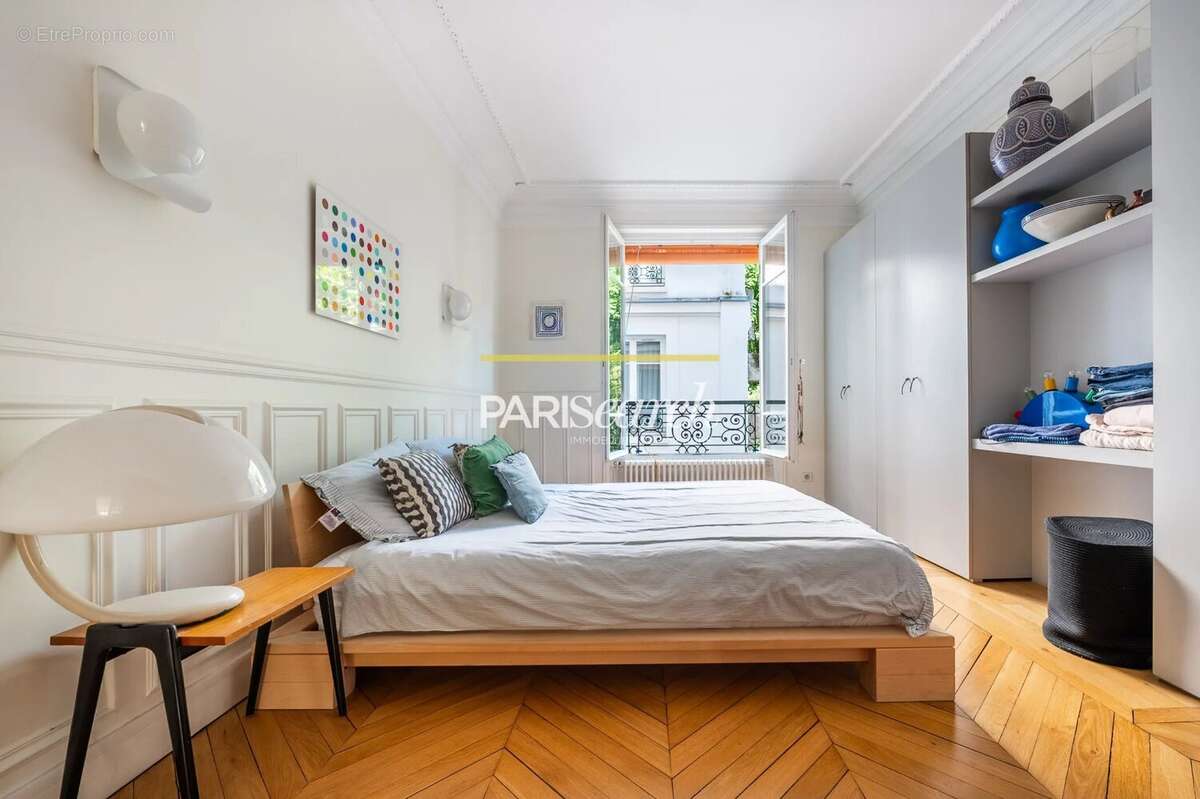 Appartement à PARIS-3E