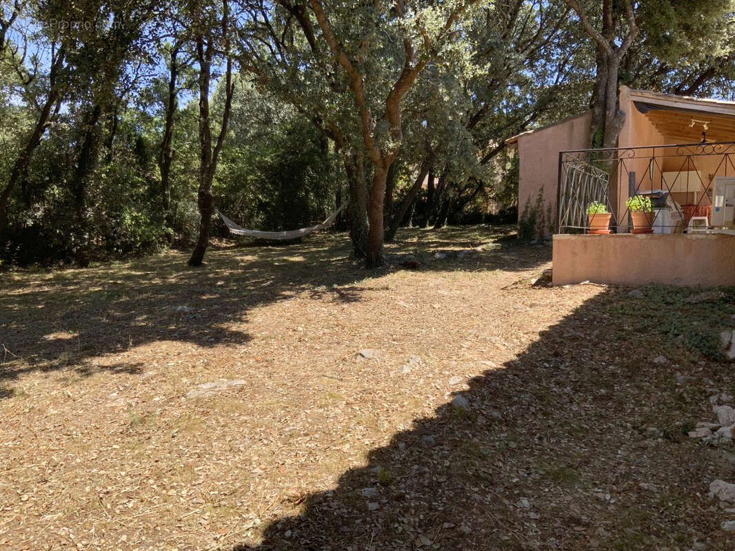 Charmante villa de plain pied avec piscine. - photo 11