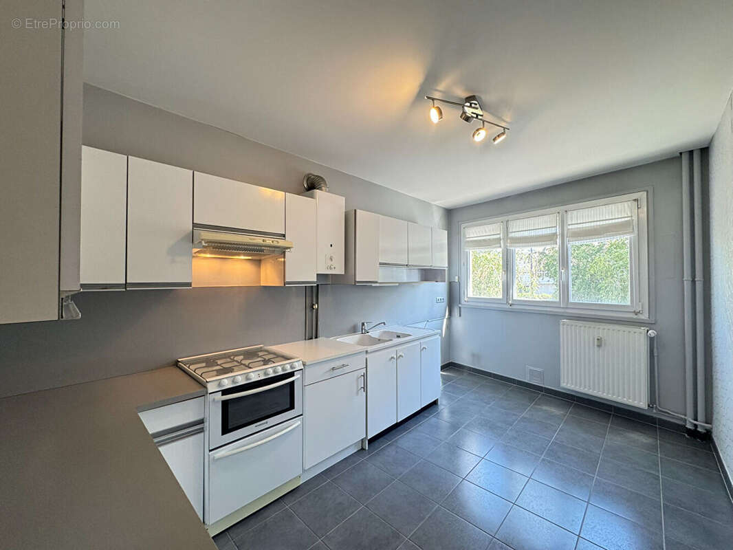 Appartement Reims 4 pièces avec Balcon - 92.74 m2 BOULINGRIN - photo 3