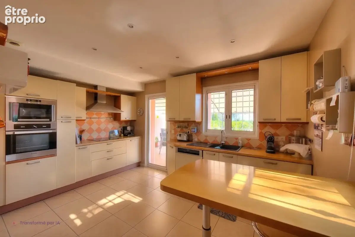 Villa de 5 pièces à vendre à Saint-Raphaël avec piscine et garage double - photo 6