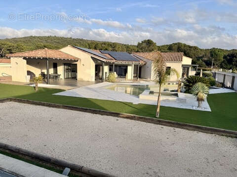 Maison à SAINTE-CECILE-LES-VIGNES