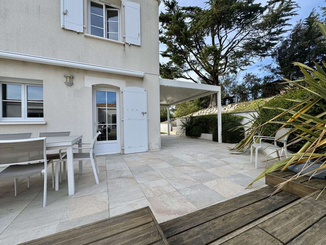 Maison à SAINT-GEORGES-DE-DIDONNE