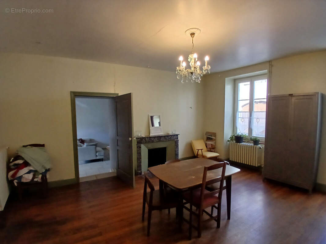 Maison à LORMES