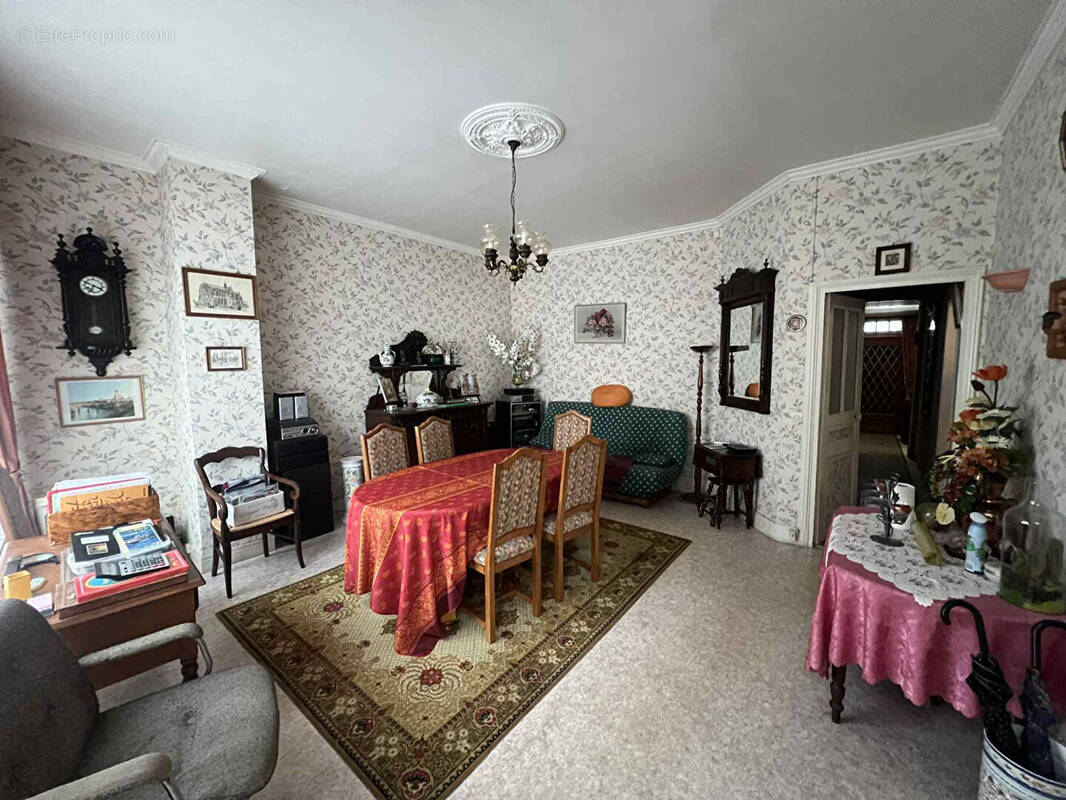 Maison à ORIGNY-SAINTE-BENOITE