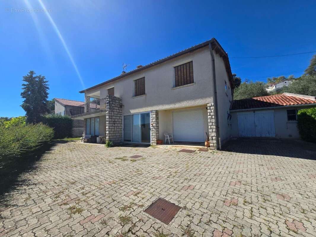 Maison 154 m² à Montfort  - photo 2