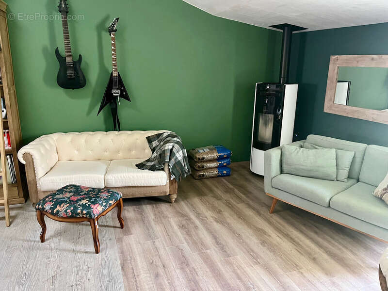 Maison à LES MAGNILS-REIGNIERS