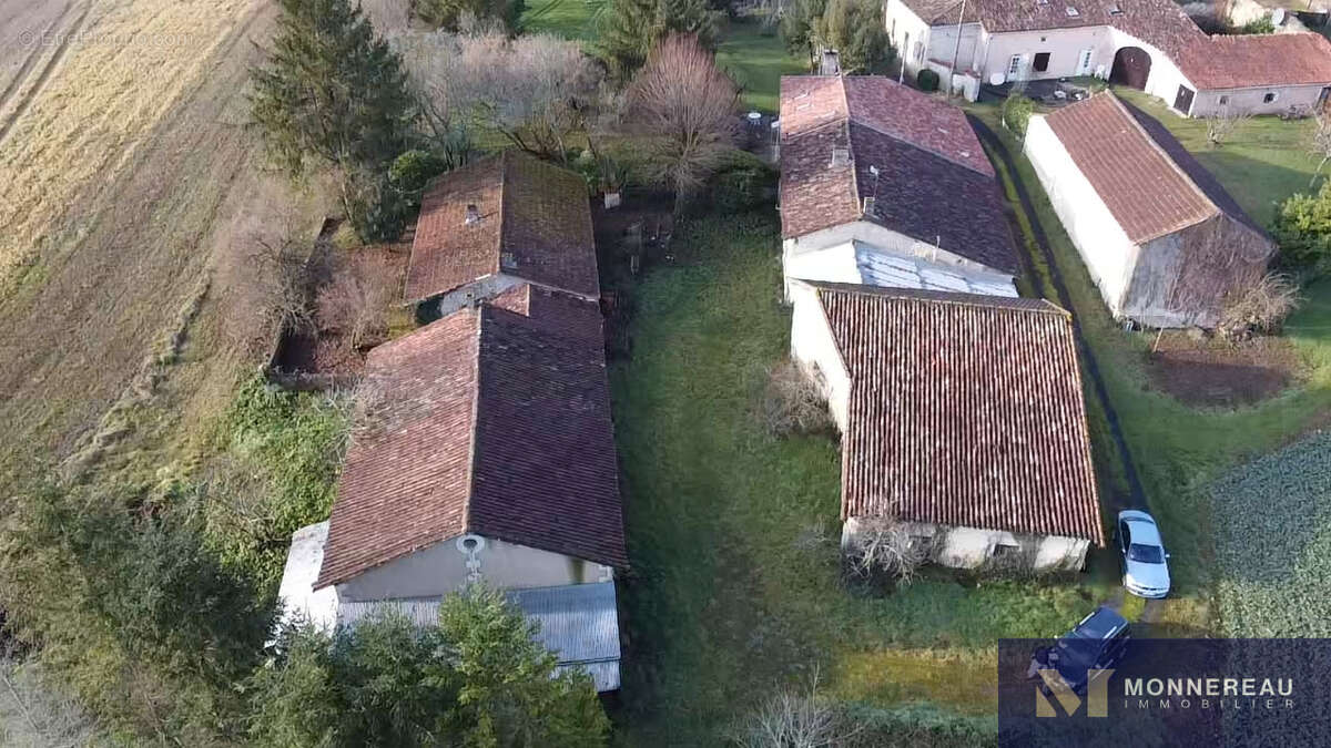 Maison à BROSSAC