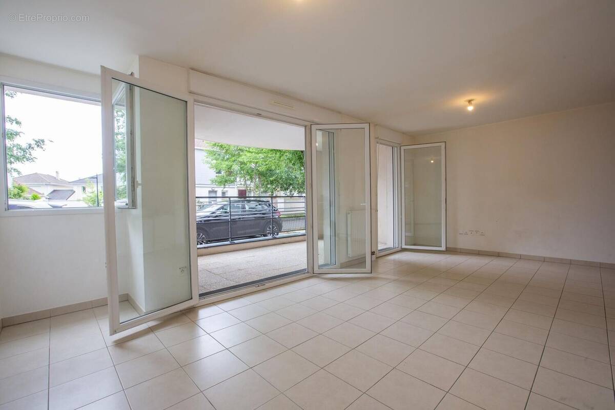 Photo 1 - Appartement à ELANCOURT