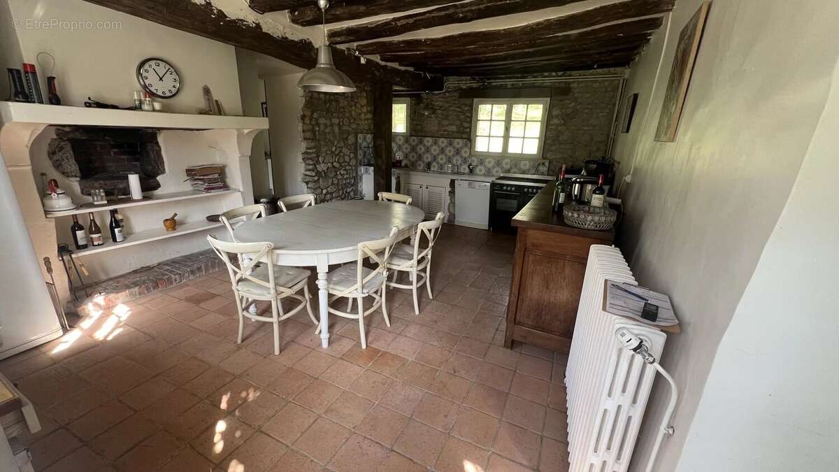 Maison à GUIGNEVILLE-SUR-ESSONNE