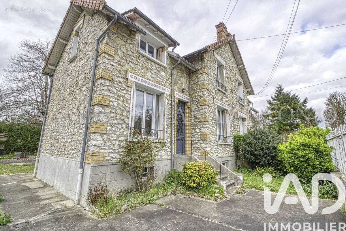 Photo 1 - Maison à MALESHERBES