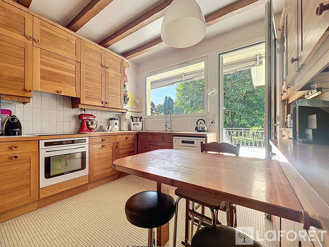 Maison à SAINT-MACAIRE-EN-MAUGES